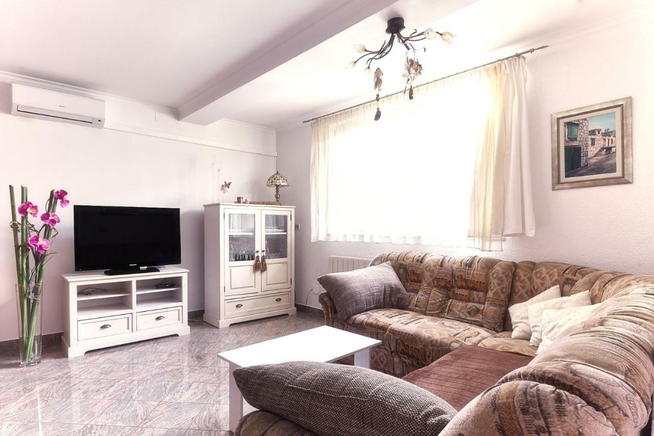 Apartment Casa ポドストラナ エクステリア 写真