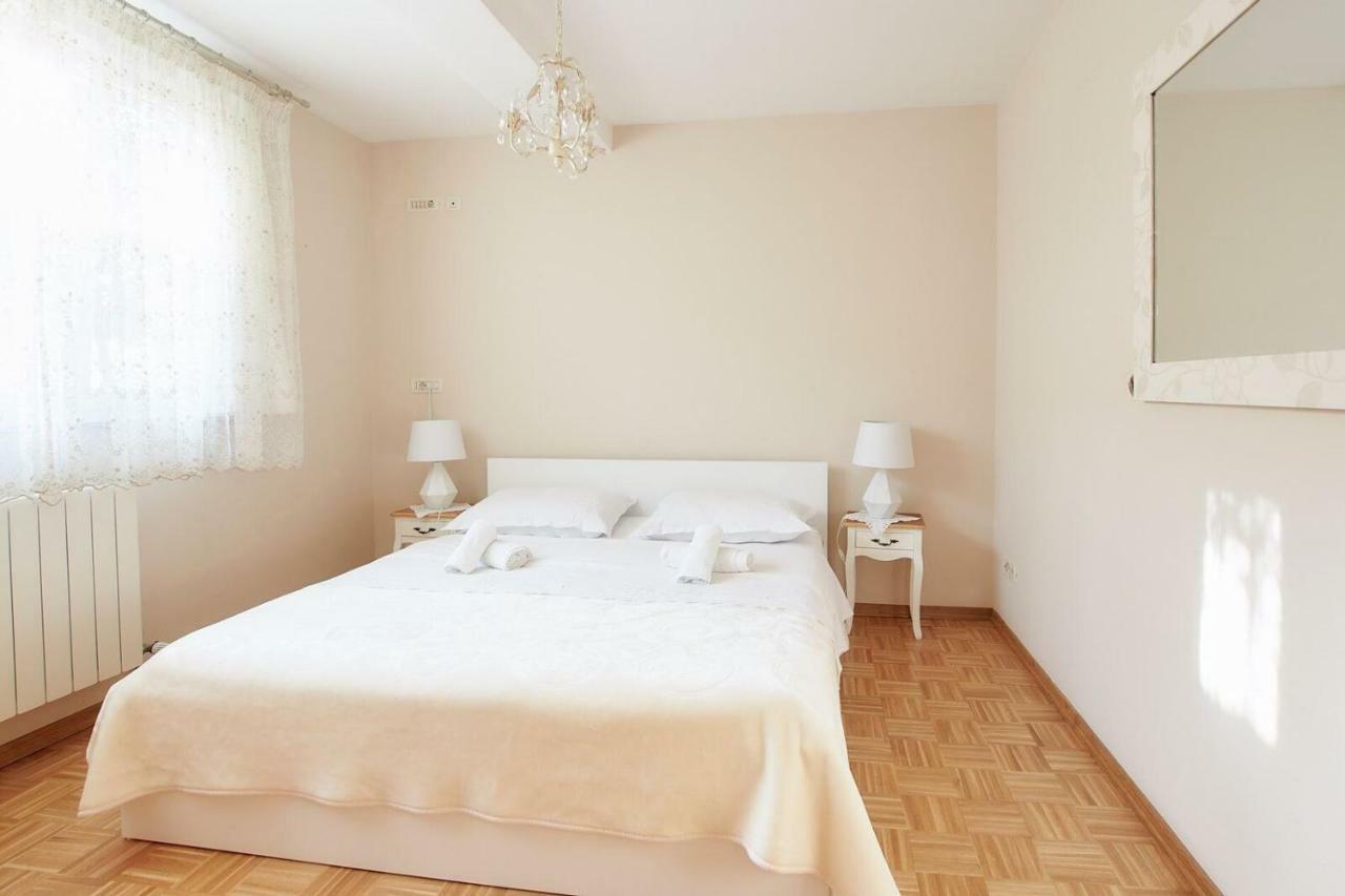 Apartment Casa ポドストラナ エクステリア 写真